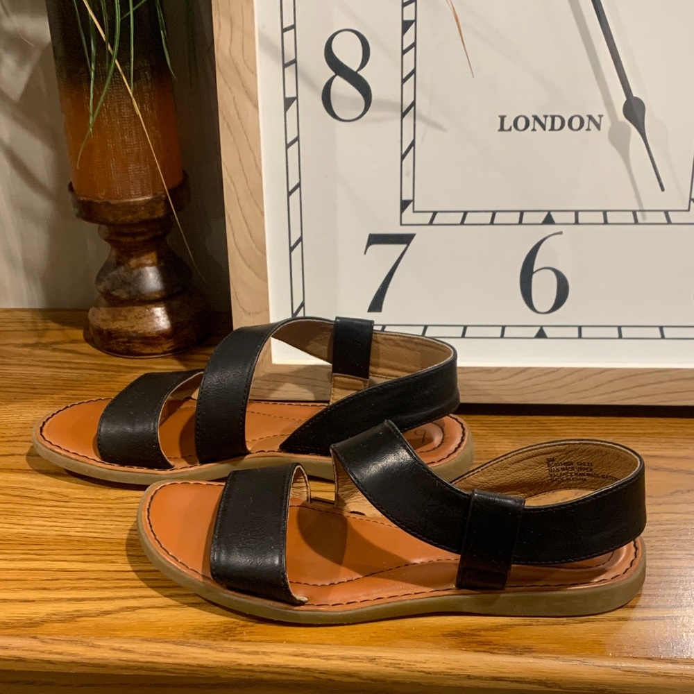 boc Black and Tan Leather Sandals